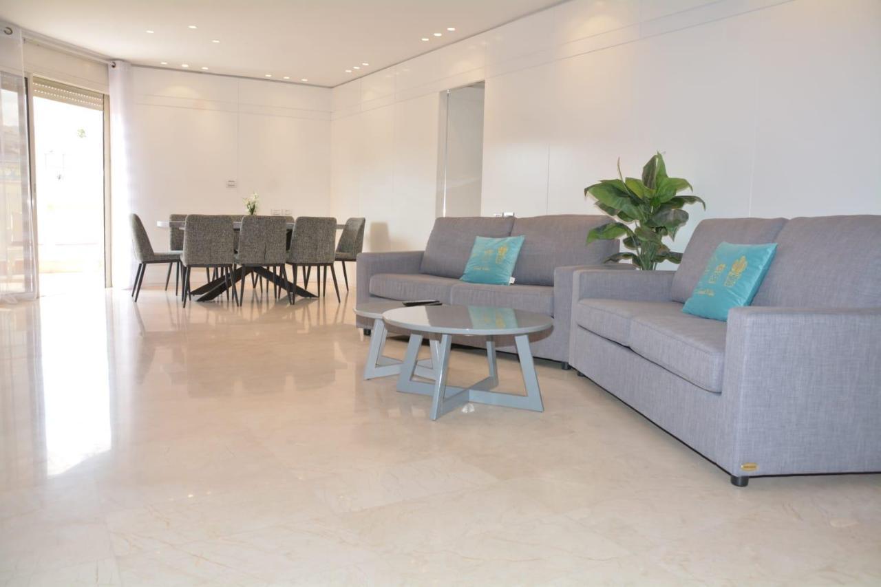 Renovated 3 Bedroom - With Pool Next The *